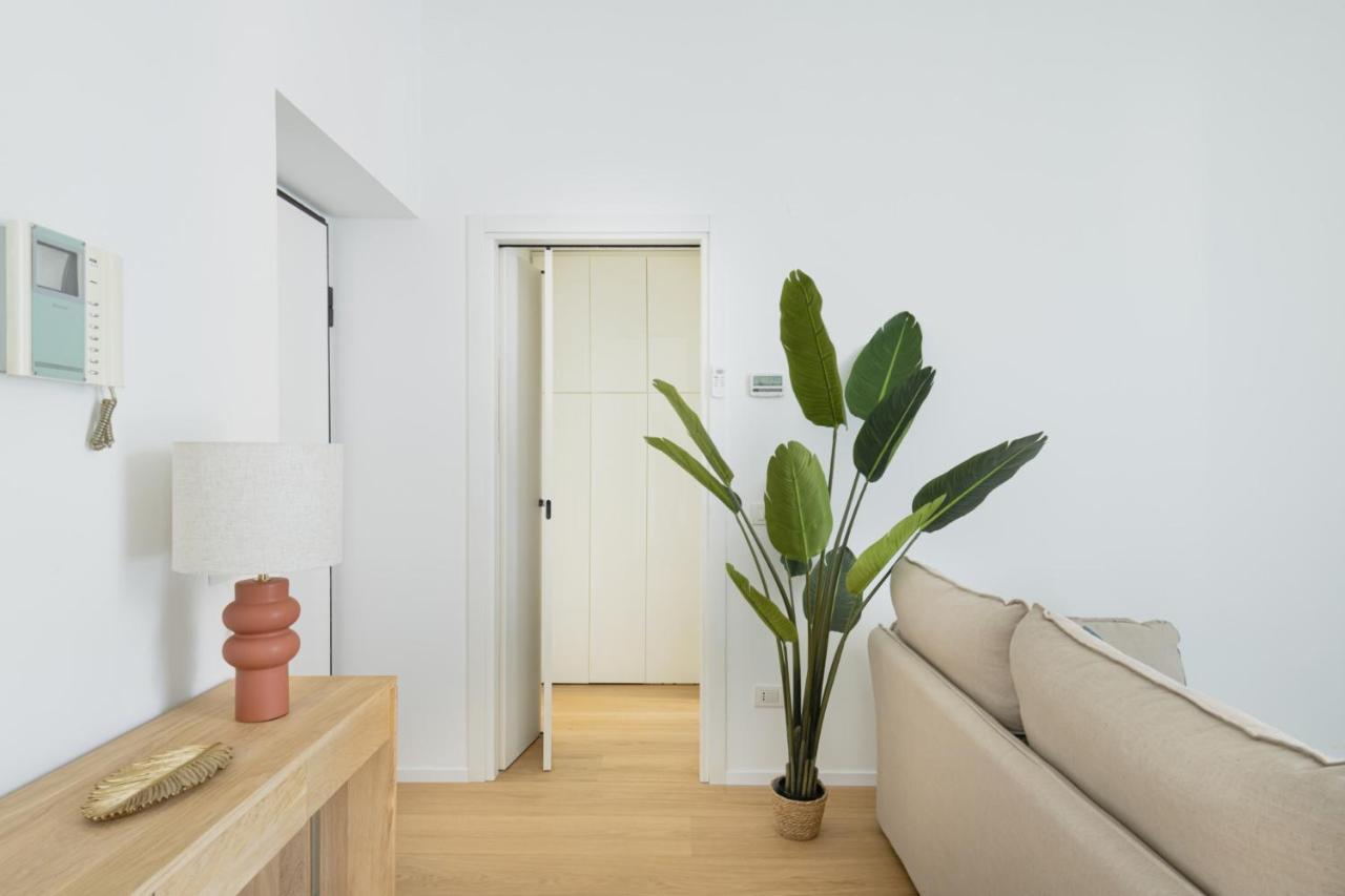 Easylife - Romantico Appartamento Sui Navigli Milán Exterior foto